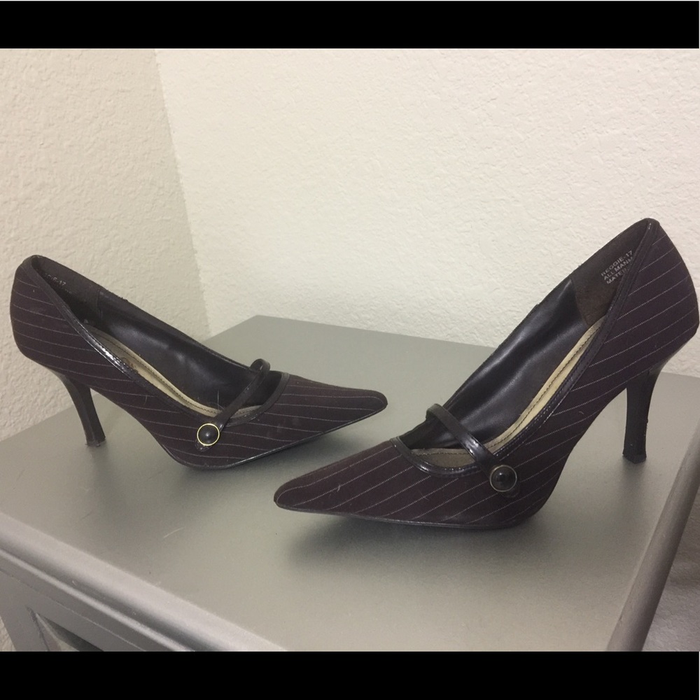 Women’s high heels 👠 size 10 vintage valentine !!